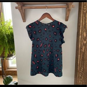 🔥2/$15! Sz S versatile blouse